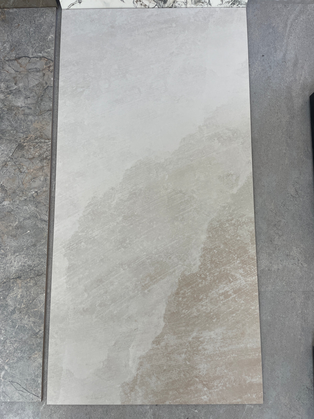 Carrelage sol / mur effet pierre SALT CAVE TAUPE l.60 x L.120 cm Mat LIMCARO - photo réelle 1