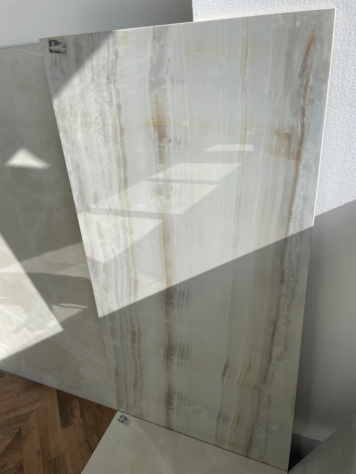 Carrelage sol / mur effet onyx ONYX RAINBOW CLAIR l.60 x L.120 cm Brillant LIMCARO - photo réelle 1