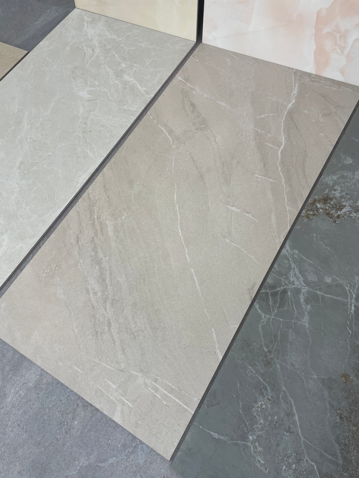 Carrelage sol/mur effet marbre LAGOM SAND l.60 x L.120 cm Mat LIMCARO - photo réelle 1